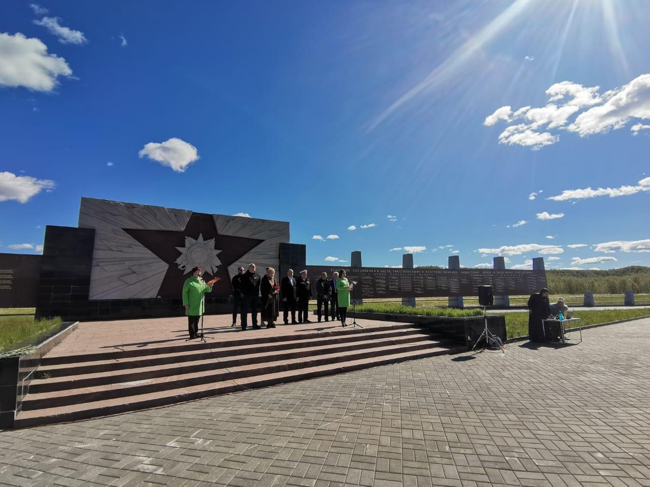 «Вахта Памяти»: мурманчане впервые отметили День поисковика и открыли памятник в Долине Славы